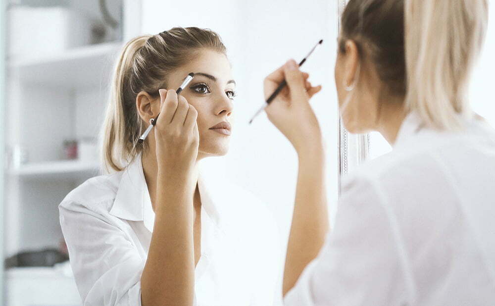 The Skinny on Eyebrow Thinning & How to Get 'Em Back