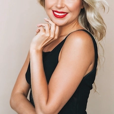 woman posing with slender arms